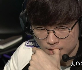 九游娱乐- faker对doinb 